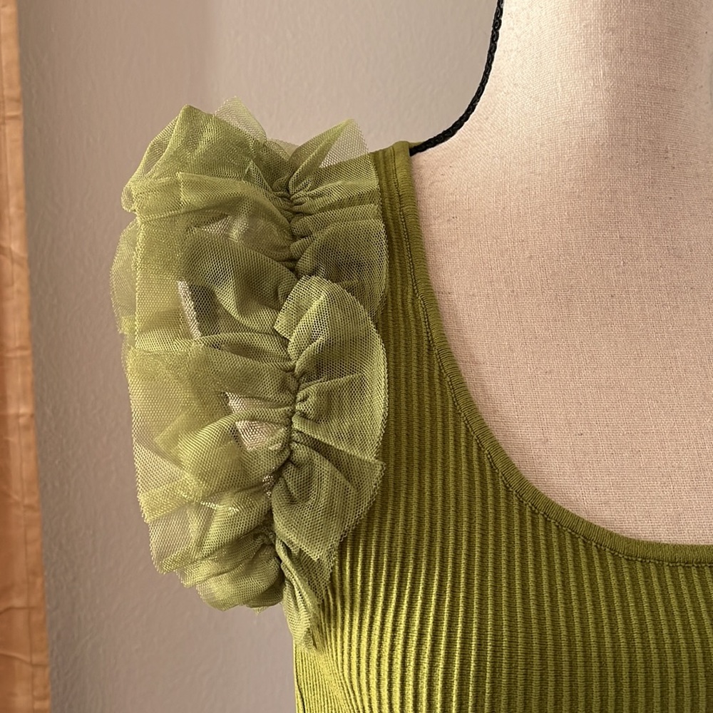 NWT Bailey 44 Ruffled Shell - Picture 2 of 8